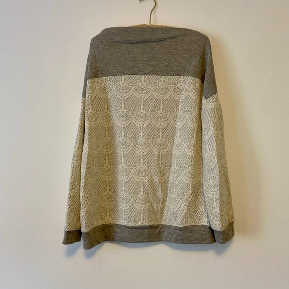 Le Lis Lace Overlay Sweatshirt Size L - Picture 5 of 5